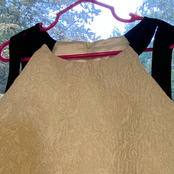 GIRL’S DRESS BUNDLE. - Picture 5 of 14